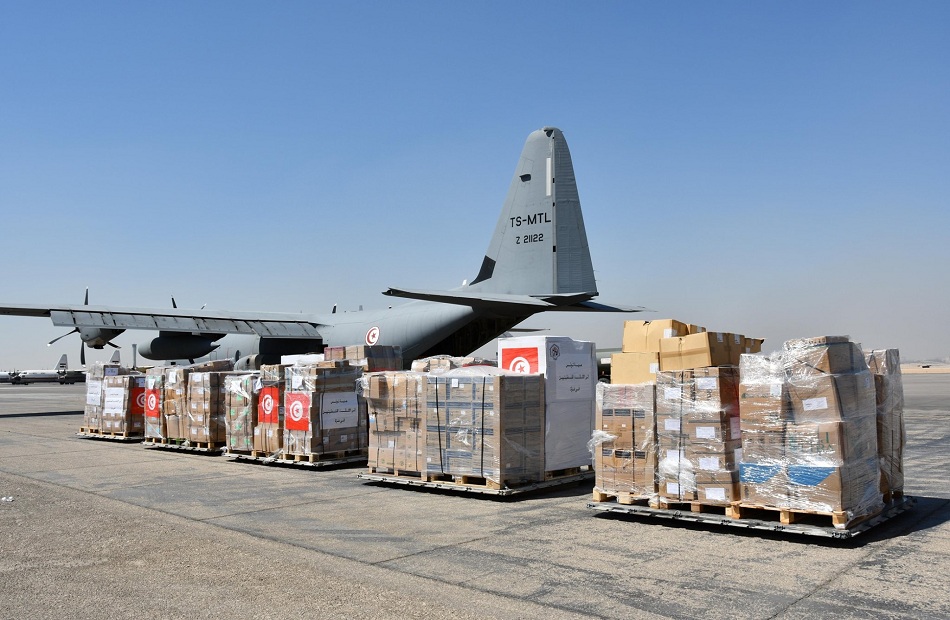 مصر ترسل مساعدات تونسية عاجلة للأشقاء في فلسطين عبر معبر رفح البري | صور