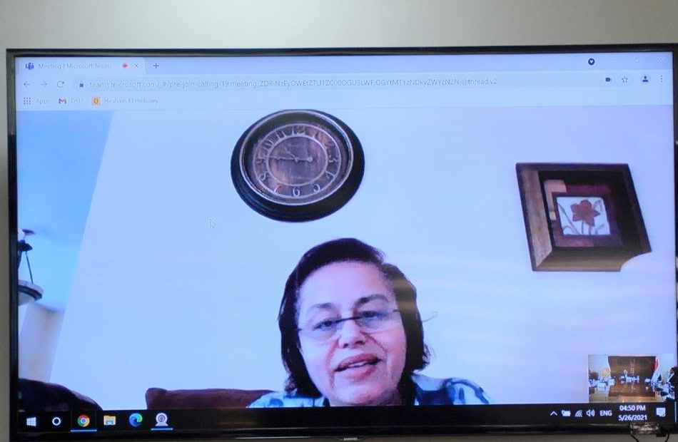 جانب من الاجتماع عبر الفيديو كونفرانس مع الدكتورة داليا لطيف كبير أخصائيين بالبنك الدولى