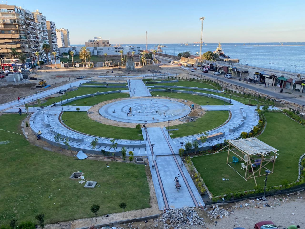 محافظ بورسعيد يؤكد مشروع ساحة مصر يشهد تنفيذ اللمسات الأخيرة قبل الافتتاح | صور