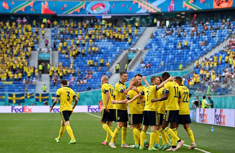 السويد تسجل الهدف الأول في شباك بولندا بـ ;يورو ;