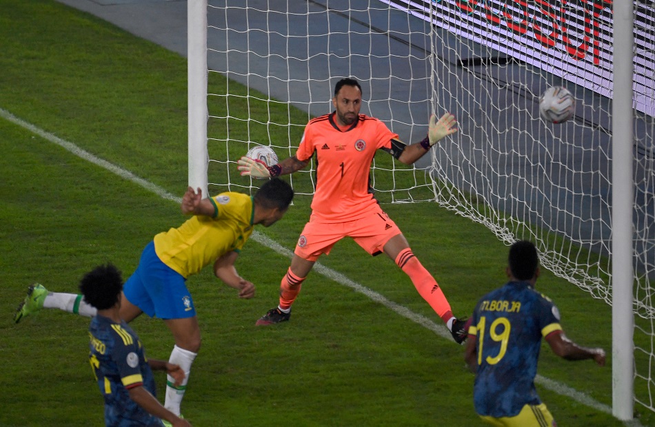 كاسيميرو يسجل الهدف الثاني للبرازيل أمام كولومبيا 