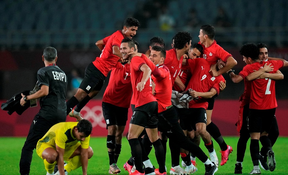 احتفالات وفرحة عارمة بين لاعبي مصر بعد التأهل لربع نهائي أولمبياد طوكيو | صور