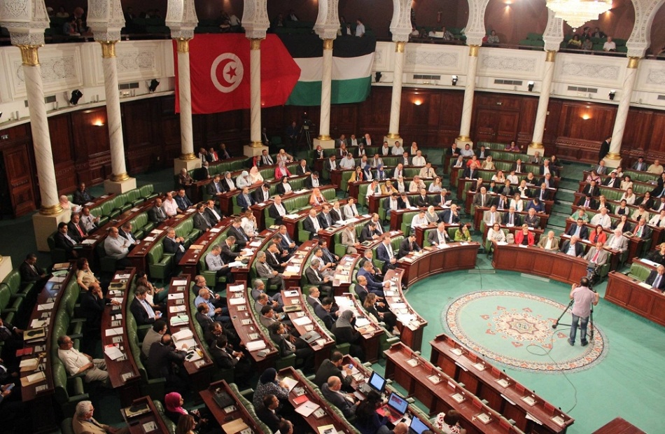 الجريدة الرسمية التونسية تنشر أمرا رئاسيا بتعليق اختصاصات البرلمان في تونس ورفع الحصانة عن النواب