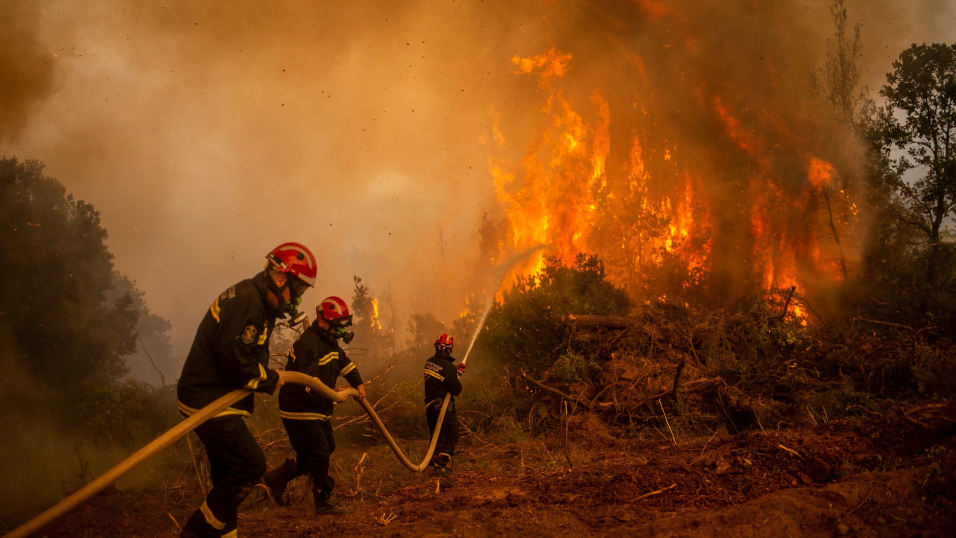 رجال الإطفاء في اليونان في حالة تأهب مع ارتفاع خطر الحرائق - بوابة الأهرام