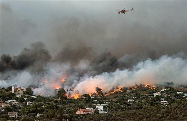 ارتفاع خطر اندلاع الحرائق مع أول موجة حر في اليونان
