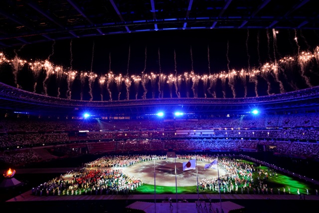 تمهيدًا لانتقال الشعلة إلى باريس مراسم حفل ختام أولمبياد طوكيو | صور