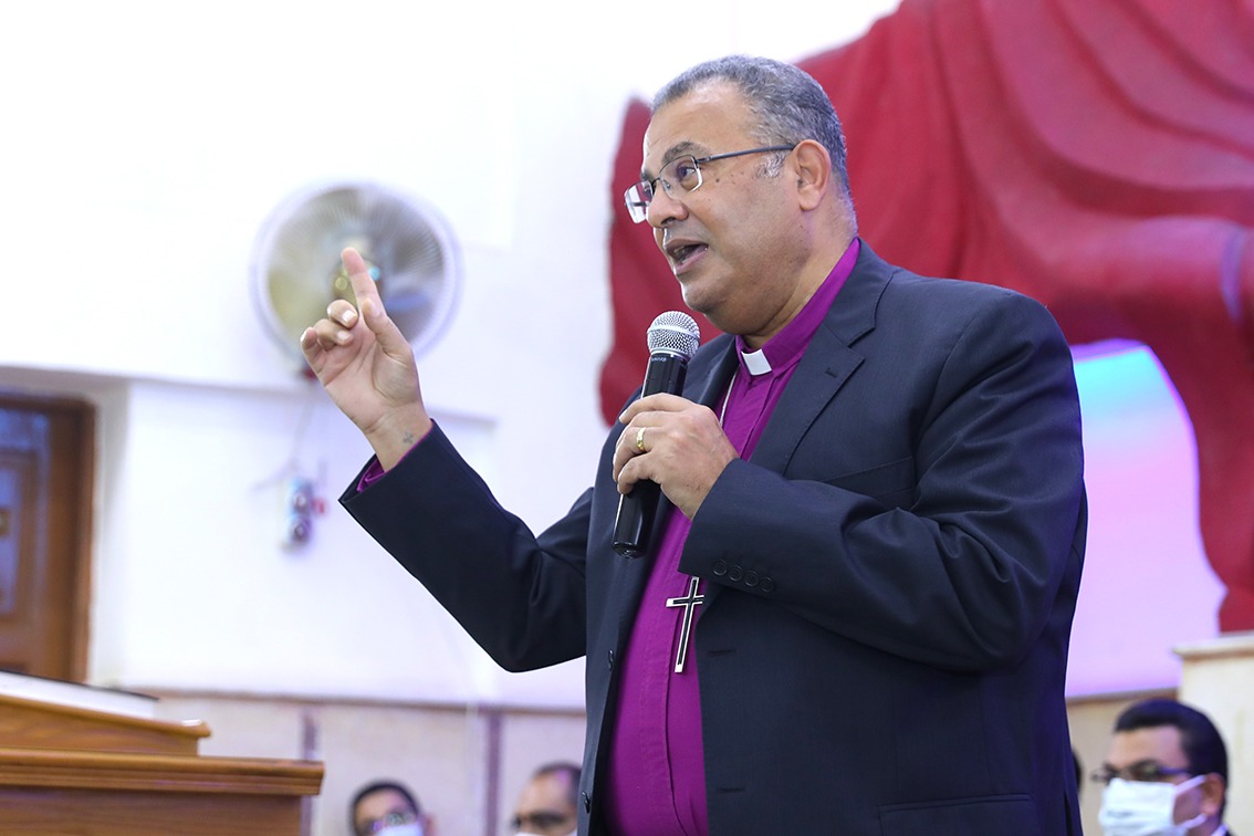 رئيس الإنجيلية يشارك في حفل تنصيب موريس مكرم راعيًا لكنيسة  أرض شريف |صور