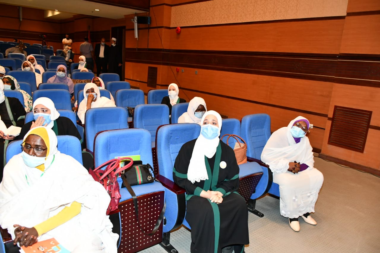 جانب من افتتاح الدورة التدريبية المشتركة للأئمة والواعظات السودانيين والمصريين