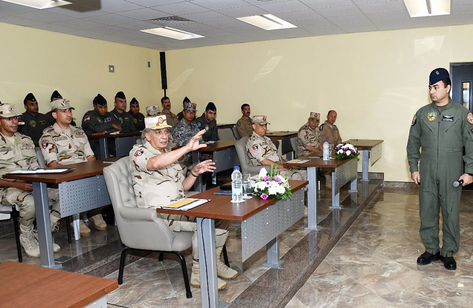 وزير الدفاع يشهد أنشطة تدريبية ضمن فعاليات التدريب المشترك  النجم الساطع   | صور وفيديو