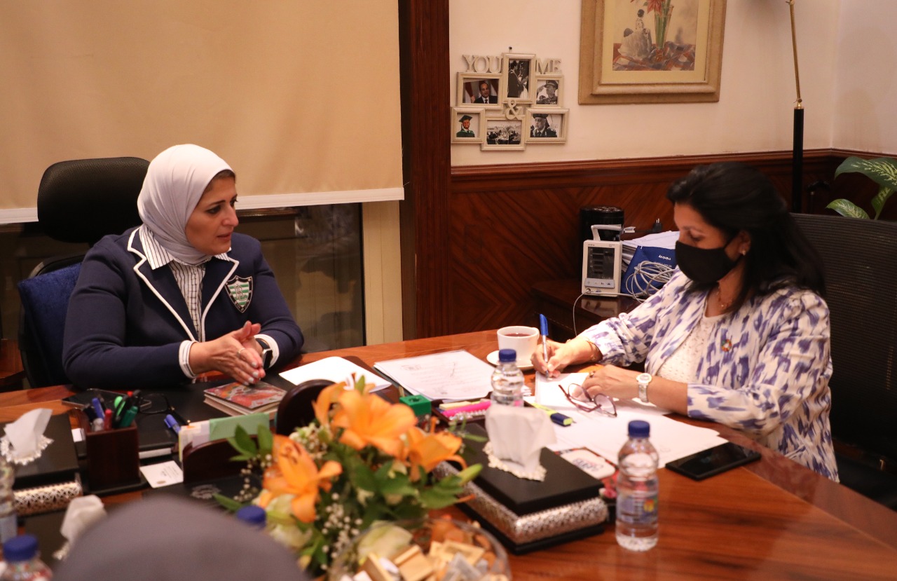 اجتماع وزيرة الصحة مع ممثل منظمة الصحة العالمية بمصر  