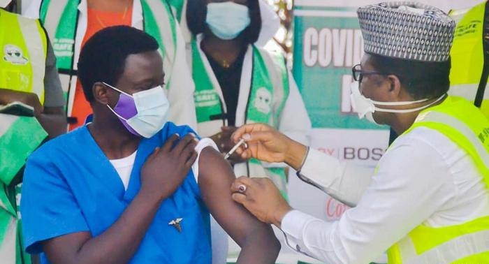 لاجوس أكبر مدن إفريقيا تعتزم تطعيم  من سكانها خلال عام