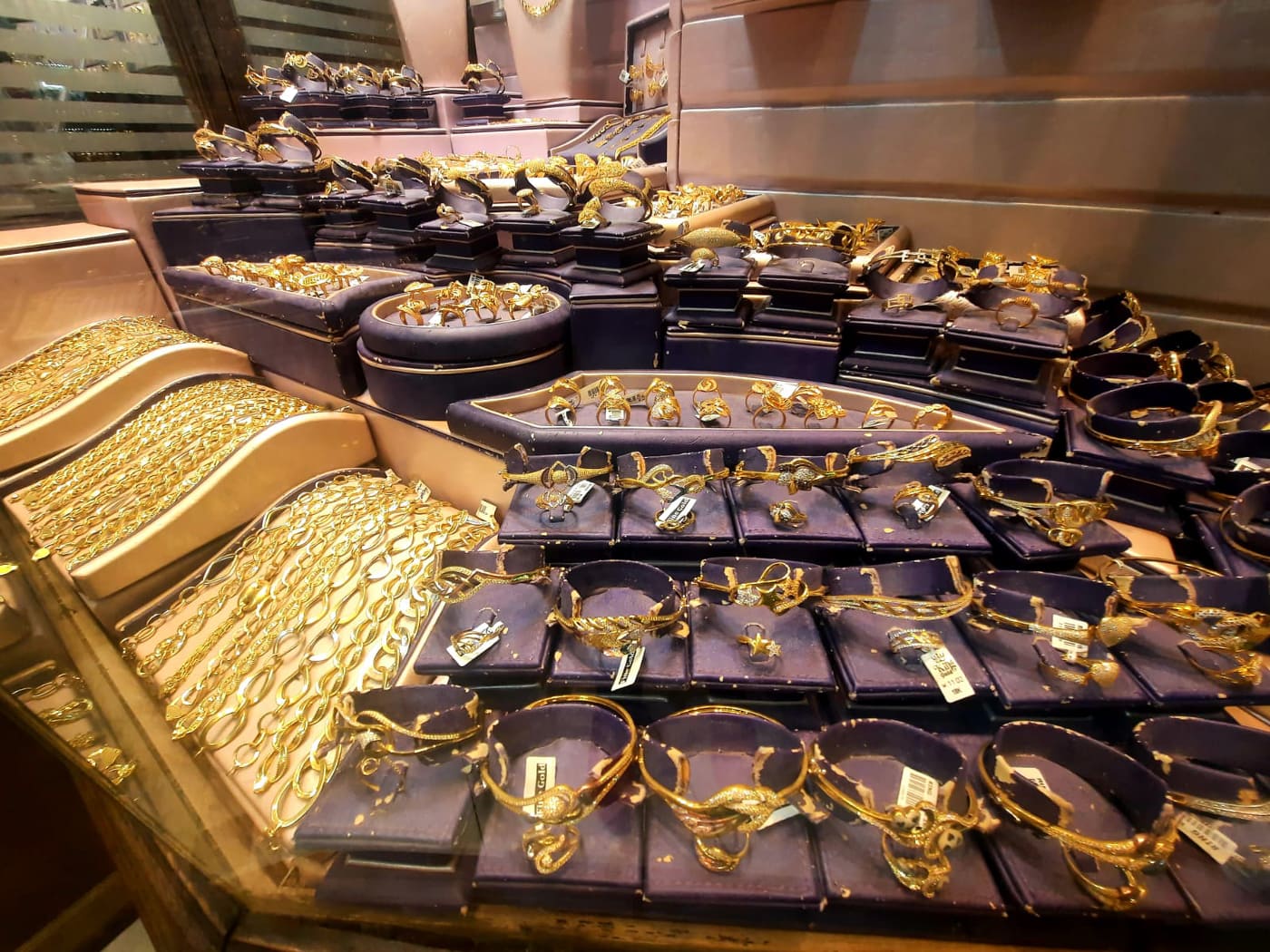 أسعار الذهب في مصر اليوم الإثنين.. عيار 18 يسجل 661.71 جنيه - بوابة الأهرام