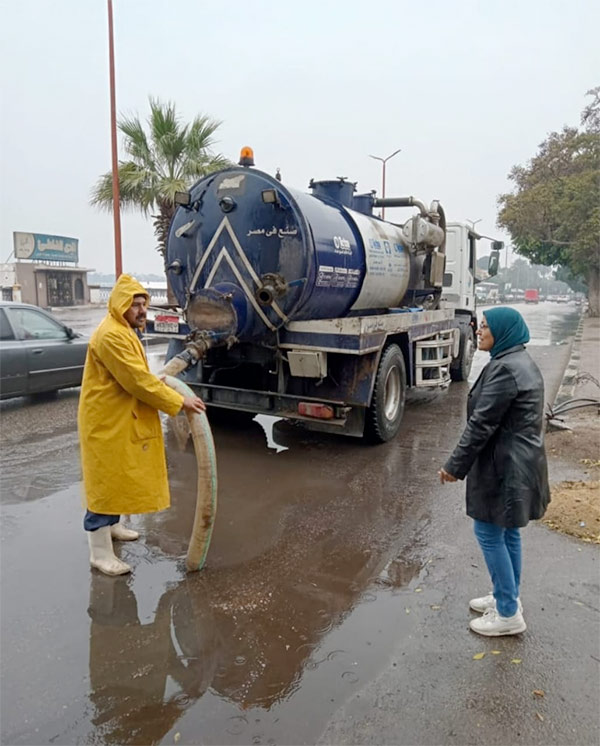  أعمال شفط مياه الأمطار من الشوارع