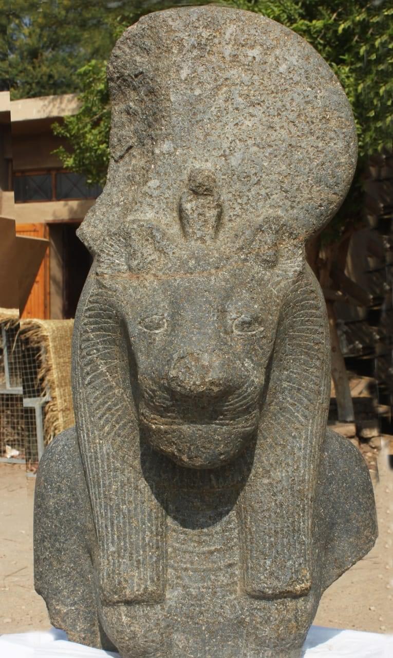 اكتشافات أثرية جديدة في مشروع ترميم تمثال ممنون ومعبد الملك أمنهاب الثالث