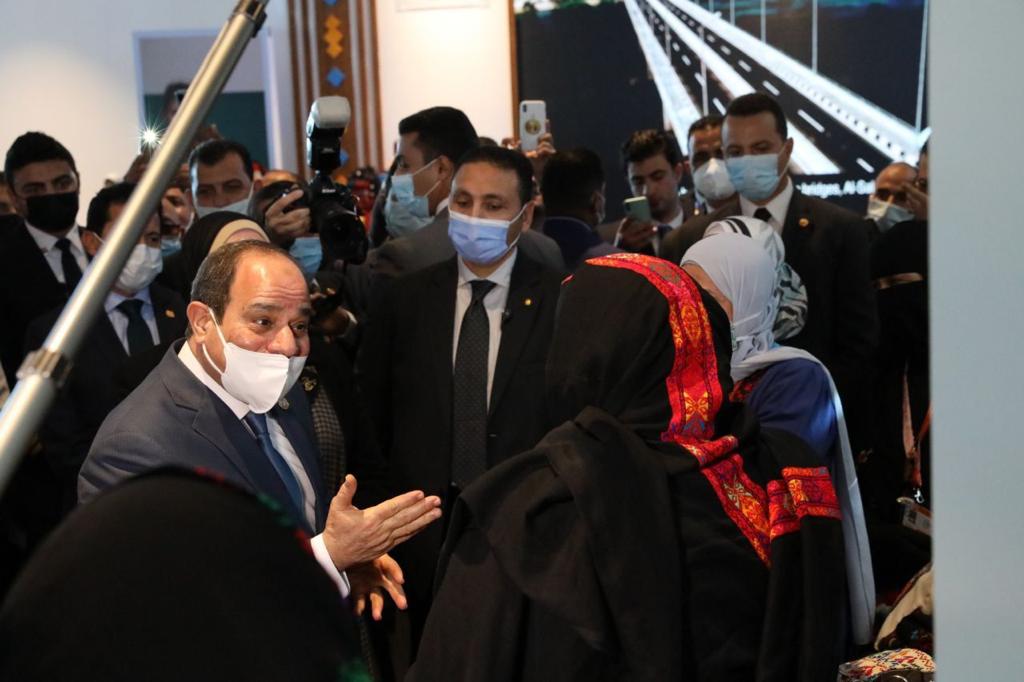 الرئيس السيسي يزور جناح  معرض مصر سيناء  ضمن فعاليات منتدى شباب العالم