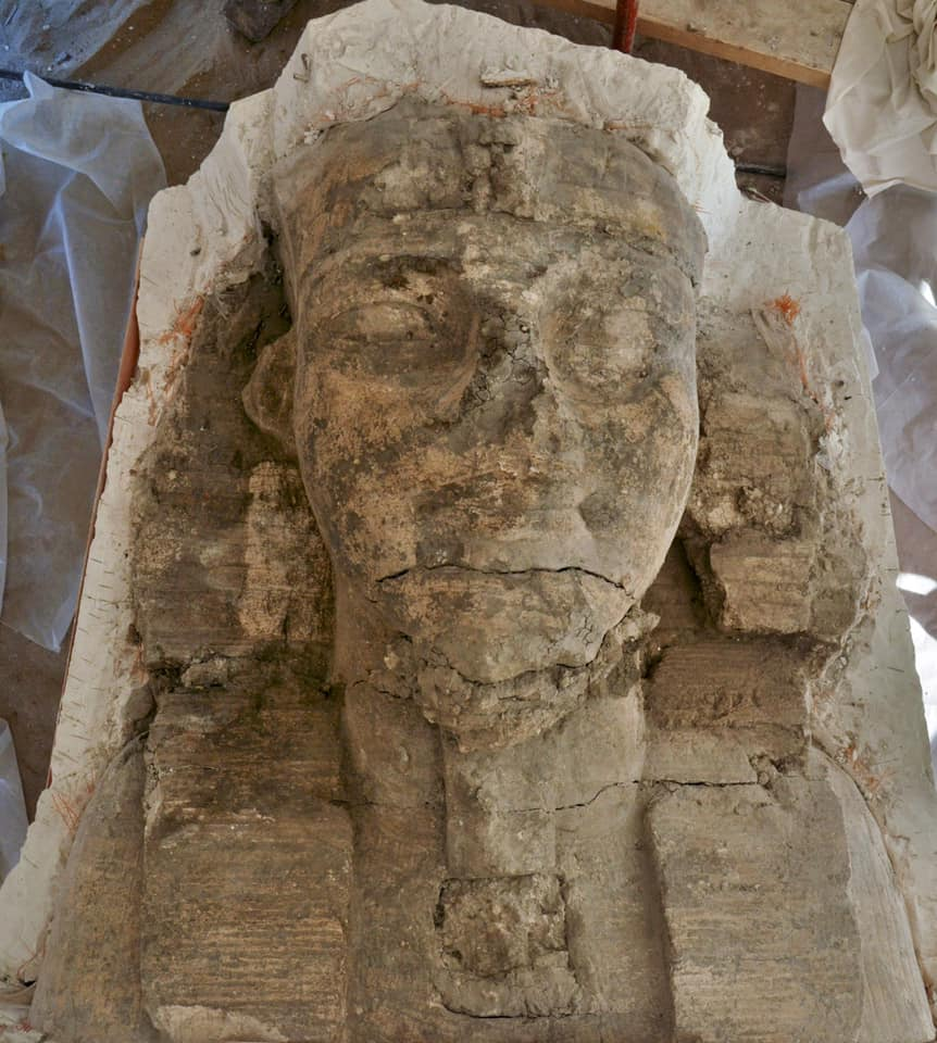 تماثيل أبو الهول بمعبد أمنحتب الثالث 