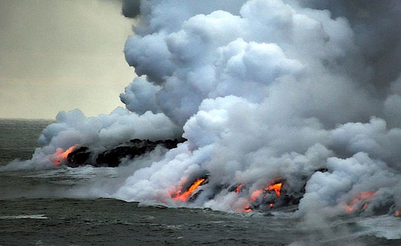 انقطاع الاتصالات في تونجا إثر ثوران بركان تحت الماء