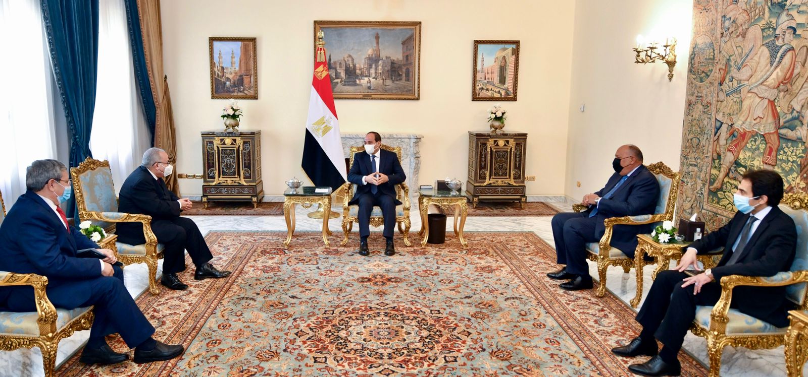الرئيس السيسي و العمامرة  يؤكدان الدعم العربي لجهود الرئيس التونسي لتحقيق الاستقرار 