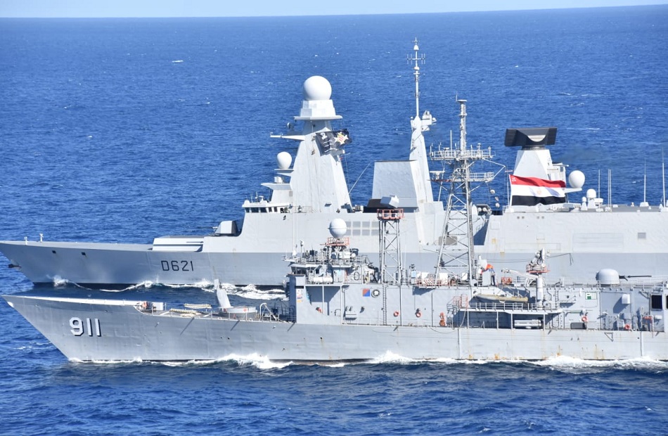 القوات البحرية المصرية والفرنسية تنفذان تدريبًا عابرًا في البحر الأحمر بنطاق الأسطول الجنوبي | صور