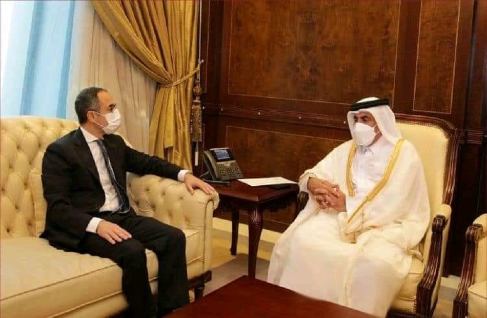 سفير مصر بالدوحة يبحث مع وزير المواصلات القطري سبل تفعيل العلاقات الثنائية بين البلدين 