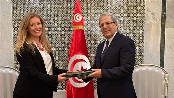 السفيرة البريطانية بتونس تخصيص  مليار جنيه إسترليني لدعم الصادرات التونسية