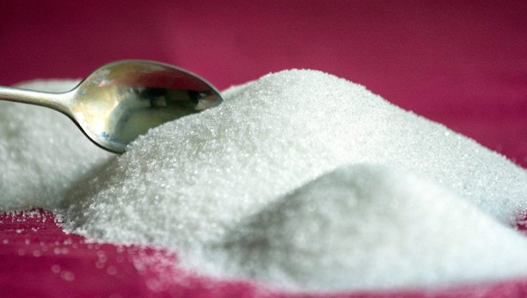 توقعات بارتفاع العجز في إمدادات السكر العالمية مع انخفاض إنتاج الصين