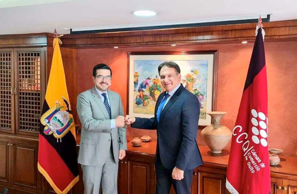 السفير المصري في الإكوادور يبحث مع رئيس غرفة تجارة كيتو سبل تعزيز التعاون الثنائي بين البلدين