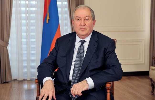 استقالة رئيس أرمينيا أرمين ساركيسيان من منصبه