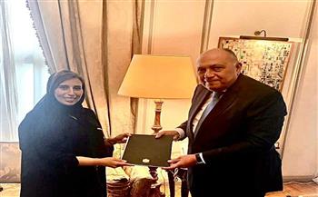   سفيرة الإمارات لدى مصر تقدم أوراق اعتمادها لوزير الخارجية