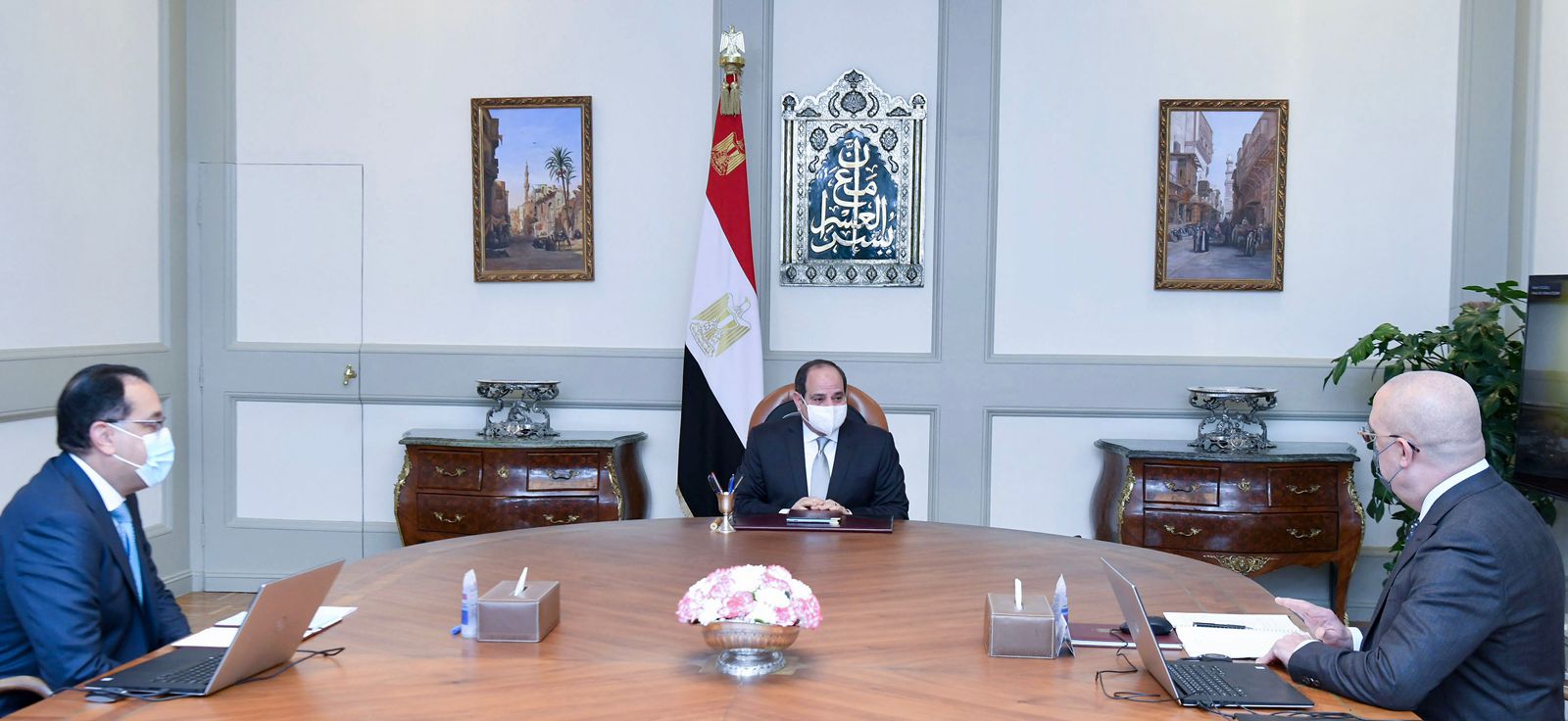 الرئيس السيسي يطلع على موقف الوحدات السكنية ضمن مبادرة ;سكن لكل المصريين; وإتاحة مبدأ الإيجار 