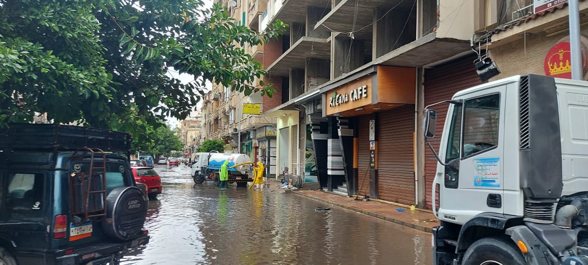 هطول الأمطار الغزيرة على أنحاء متفرقة من الإسكندرية
