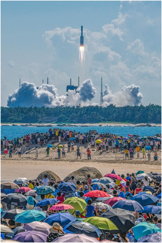 إشعالو إطلاق الصاروخ الحامل لونغ مارش -7إف ياو 4 الذي يحمل المركبة الفضائية تيانتشو-3 من موقع الإطلا
