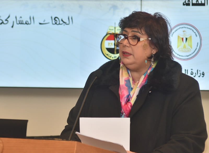 وزيرة الثقافة مصر تؤمن بأن المعرفة حق إنساني وبلادنا قادرة على تخطي الصعاب | صور