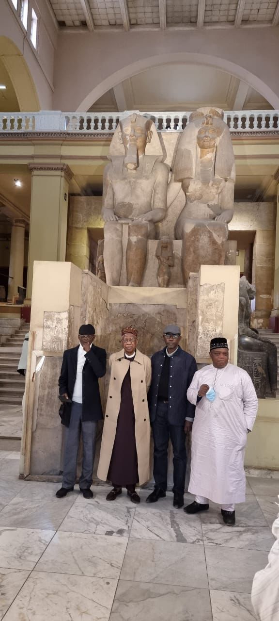وزير الإعلام والثقافة والسياحة بدولة نيجيريا يزور متحف التحرير