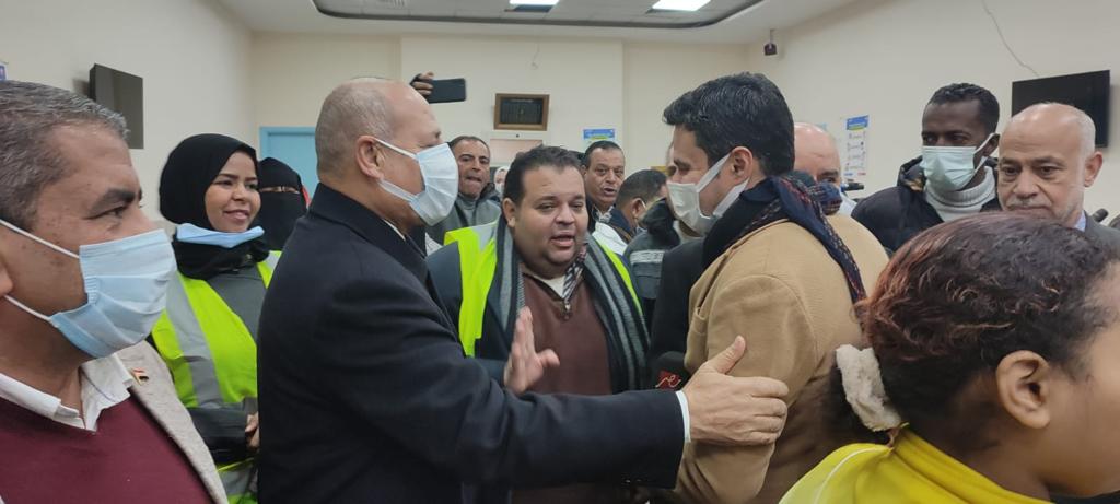 نائب محافظ القاهرة يشهد قافلة طبية ودورات لمحو الأمية