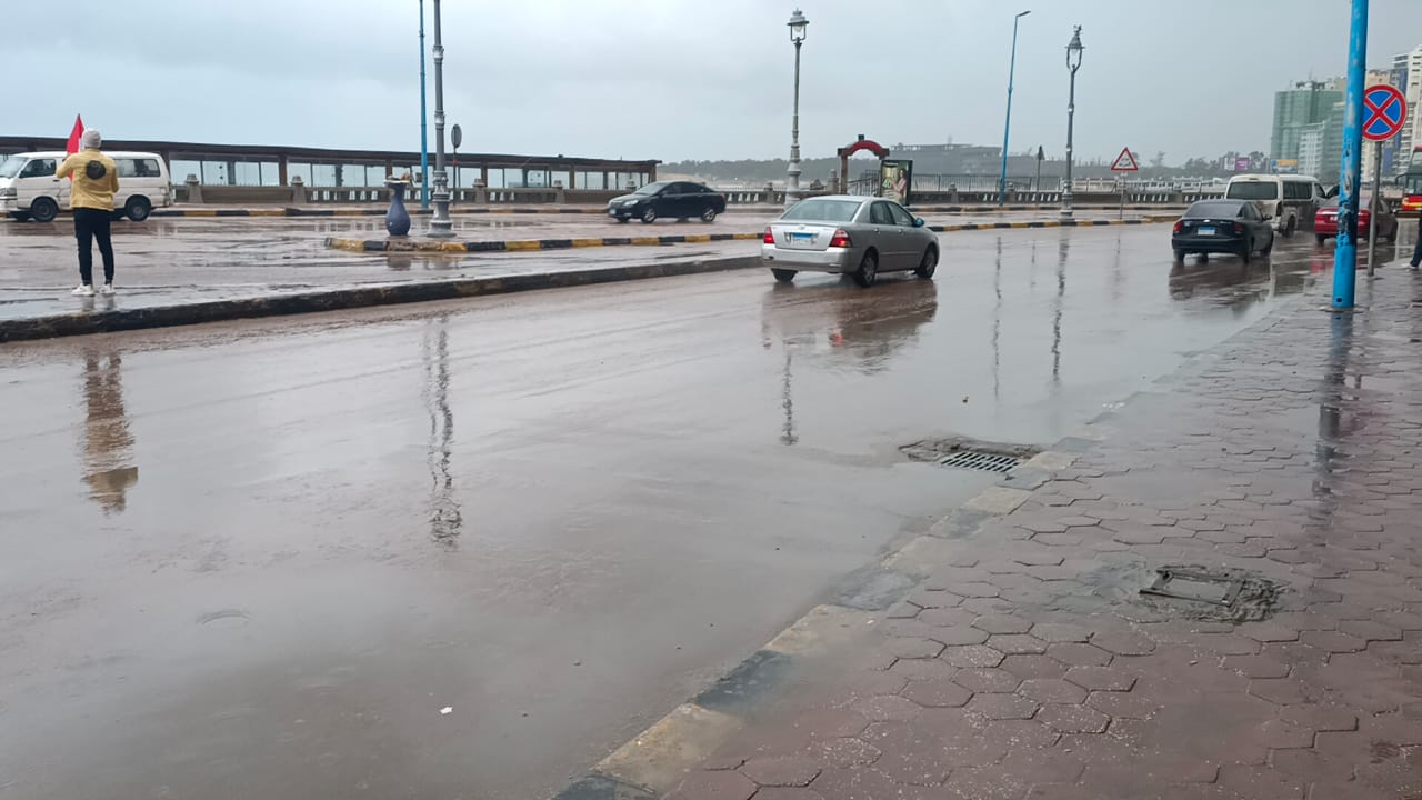 أمطار وصقيع يضربان الإسكندرية لليوم الثالث | صور وفيديو