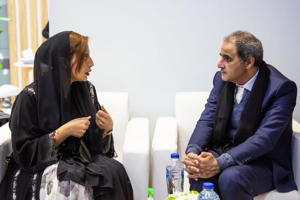 سفيرة الإمارات تزور معرض القاهرة الدولي للكتاب