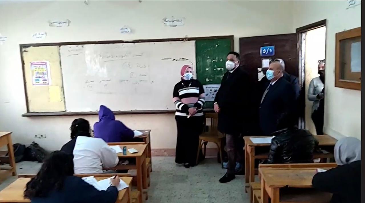 مختار وعبد الرؤوف يتفقدان أعمال امتحانات الشهادة الإعدادية في المنصورة