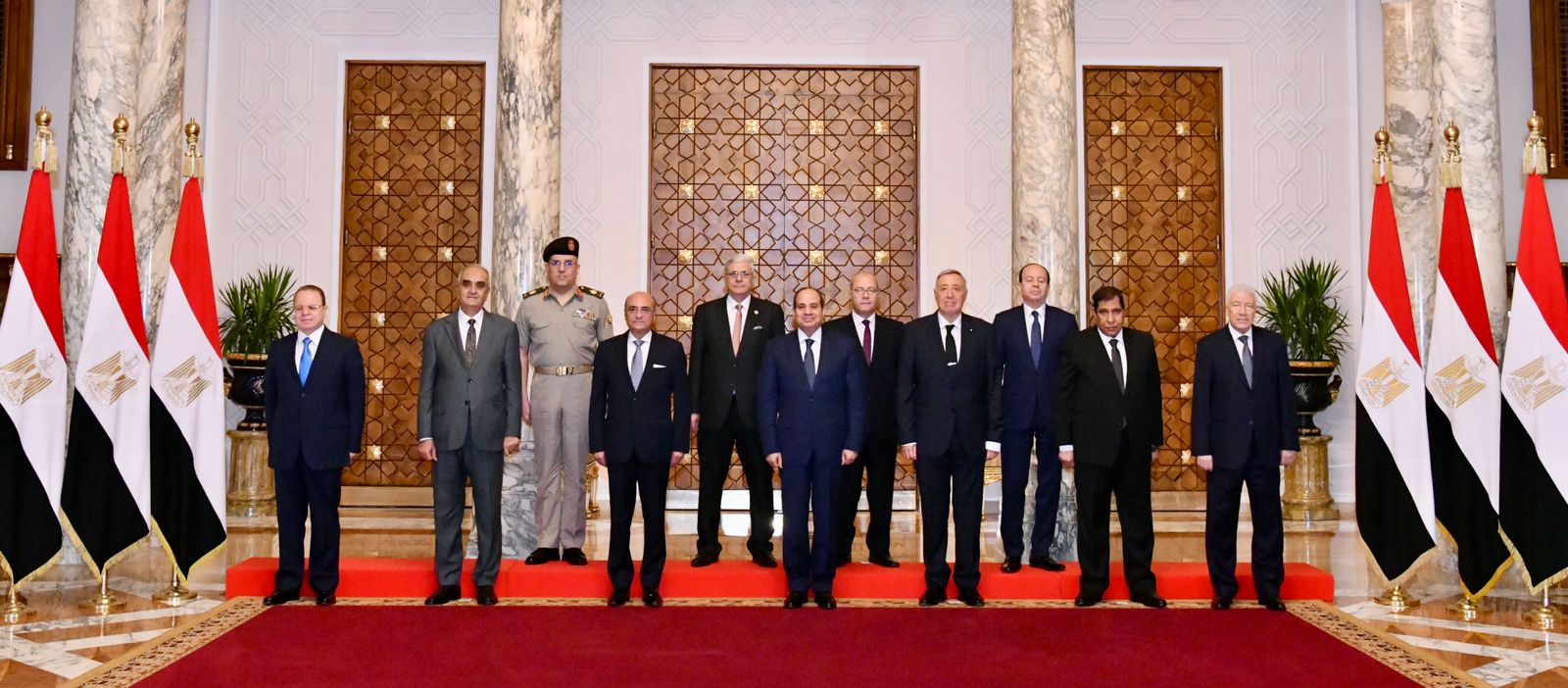 المتحدث الرئاسي ينشر صور اجتماع الرئيس السيسي بأعضاء المجلس الأعلى للهيئات القضائية