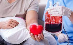 قطرات تنقذ مريضًا كل ما تريد معرفته عن التبرع بالدم وفوائده وعدد المرات ووسائل تشجيع المتبرعين  