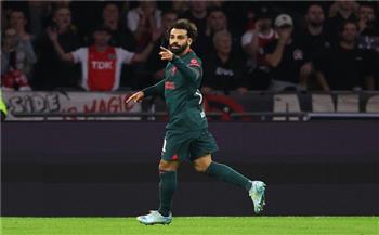         Mohamed Salah scores Liverpool's equalizer against Leeds United