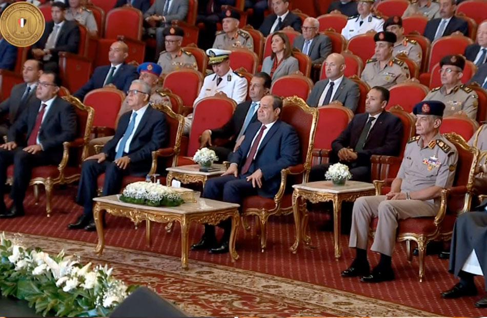 الرئيس السيسي يشاهد فيلما تسجيليًا بعنوان ;الإرادة; خلال الندوة التثقيفية الـ للقوات المسلحة