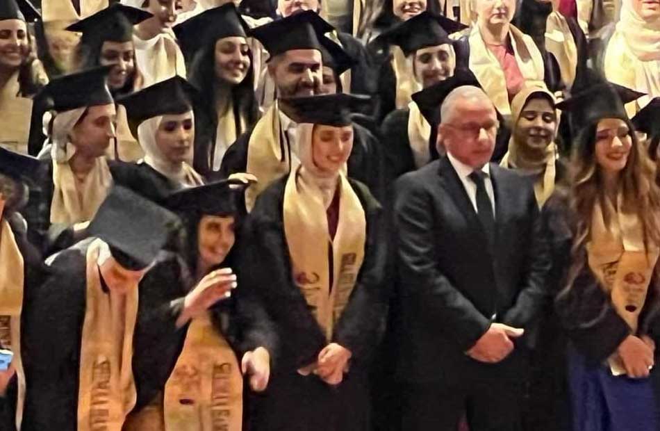 رئيس جامعة حلوان يشهد حفل تخرج كلية التربية الفنية صور بوابة الأهرام