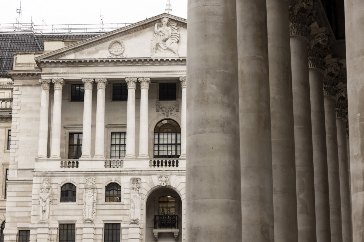 بنك إنجلترا يرفع أسعار الفائدة بأبطأ وتيرة منذ يونيو