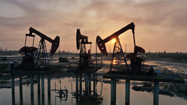 ارتفاع النفط من أدنى مستوى في شهر بسبب مشكلات العرض
