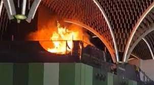 تعرض ثلاثة أشخاص لإصابات طفيفة جراء حريق بمطار بغداد