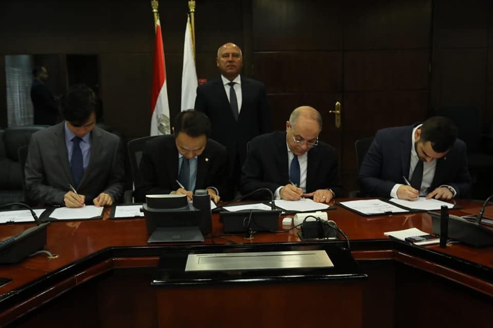توقيع مذكرة تفاهم لإعداد خطة فنية لإدارة وتشغيل المنطقة اللوجستية بميناء الإسكندرية| صور