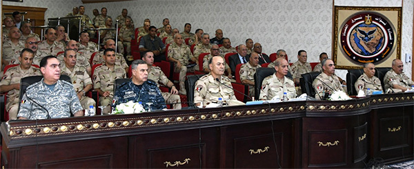 وزير الدفاع يشهد مشروع مراكز القيادة التعبوي  صمود - 2  بقيادة قوات شرق القناة لمكافحة الإرهاب