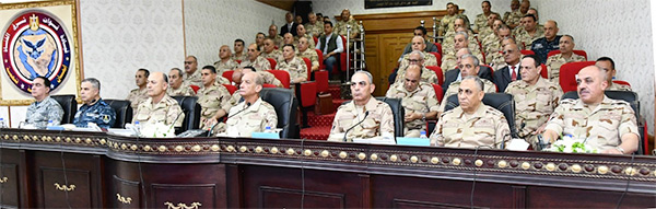 وزير الدفاع يشهد مشروع مراكز القيادة التعبوي  صمود - 2  بقيادة قوات شرق القناة لمكافحة الإرهاب