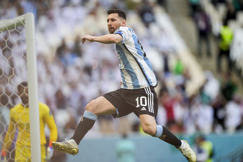 ليونيل ميسي يعلق على خسارة منتخب الأرجنتين أمام السعودية بالمونديال 